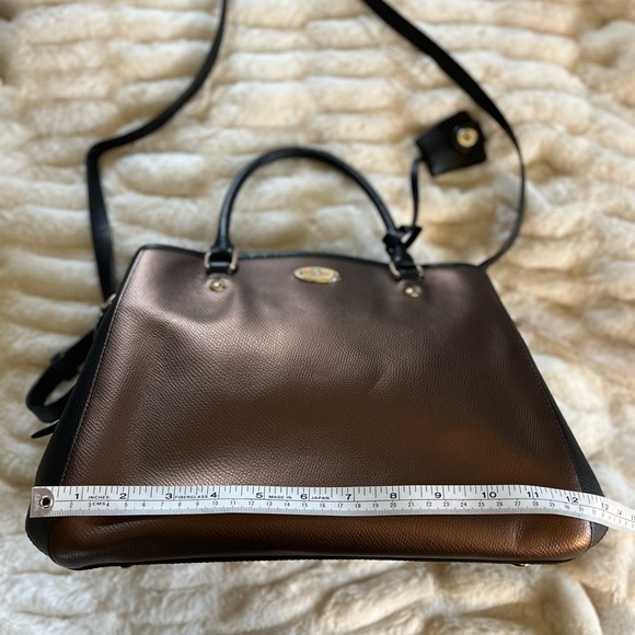 Coach two-tone copper-brown and black hand bag with shoulder strap. Gorgeous!❣️ - Picture 7 of 11